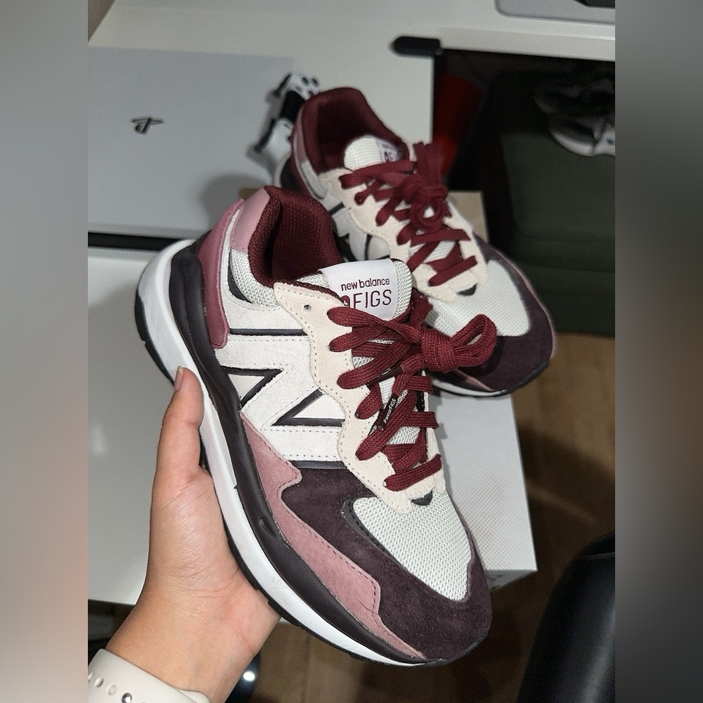 Figs New Balance 5740